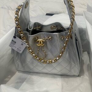 ✖️SOLD✖️ BNWT Chanel 25 Hobo Silver Bag